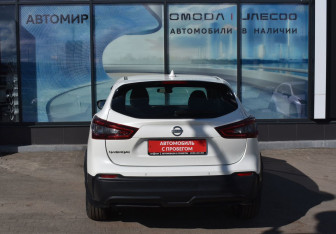 Подержанный автомобиль Nissan Qashqai 2020 года (6 фото)