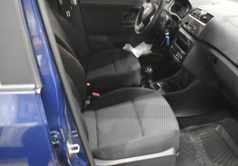 Подержанный автомобиль Skoda Fabia Hatchback 2014 года (10 фото)
