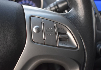 Подержанный автомобиль Hyundai ix35 2011 года (15 фото)