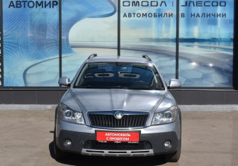 Подержанный автомобиль Skoda Octavia Wagon 2012 года (2 фото)