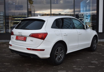 Подержанный автомобиль Audi Q5 2009 года (5 фото)