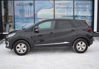 Подержанный автомобиль Renault Kaptur 2021 года (8 фото)