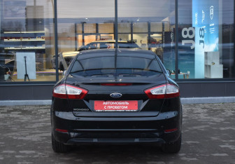 Подержанный автомобиль Ford Mondeo Sedan 2012 года (6 фото)