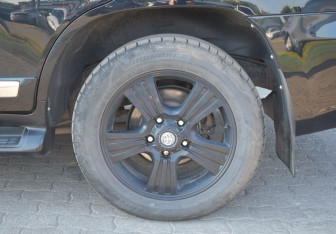 Подержанный автомобиль Toyota Land Cruiser Suv 2014 года (9 фото)