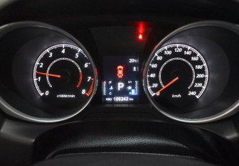 Подержанный автомобиль Mitsubishi ASX 2012 года (13 фото)