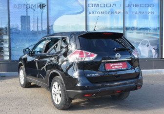 Подержанный автомобиль Nissan X-Trail 2016 года (7 фото)