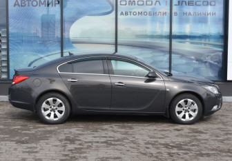 Подержанный автомобиль Opel Insignia Sedan 2013 года (4 фото)