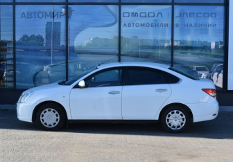 Подержанный автомобиль Nissan Almera Sedan 2015 года (8 фото)
