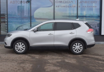 Подержанный автомобиль Nissan X-Trail 2018 года (8 фото)