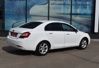 Подержанный автомобиль Geely Emgrand EC7 Sedan 2014 года (5 фото)