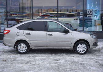 Подержанный автомобиль LADA (ВАЗ) Granta Hatchback 2020 года (4 фото)