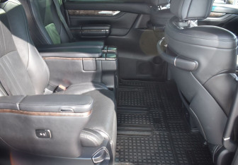Подержанный автомобиль Toyota Alphard 2019 года (12 фото)