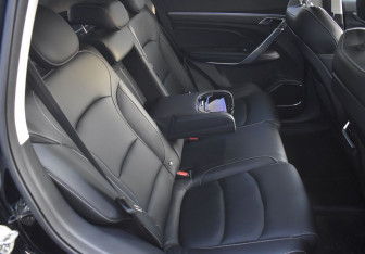 Подержанный автомобиль Geely Atlas Pro 2022 года (11 фото)