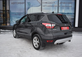 Подержанный автомобиль Ford Kuga 2017 года (7 фото)