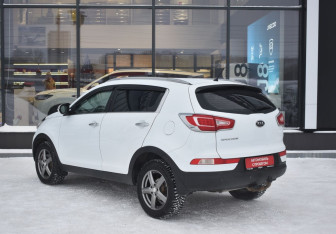Подержанный автомобиль Kia Sportage 2011 года (7 фото)