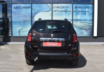 Подержанный автомобиль Renault Duster 2016 года (6 фото)