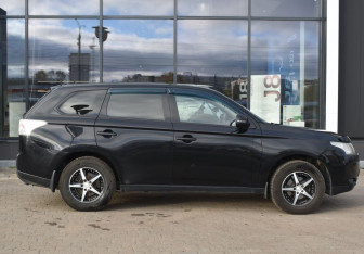 Подержанный автомобиль Mitsubishi Outlander 2012 года (4 фото)