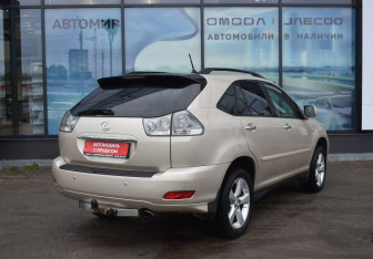 Подержанный автомобиль Lexus RX 2007 года (5 фото)