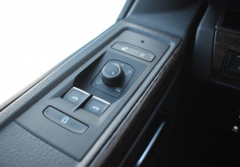 Подержанный автомобиль Volkswagen Multivan 2020 года (16 фото)