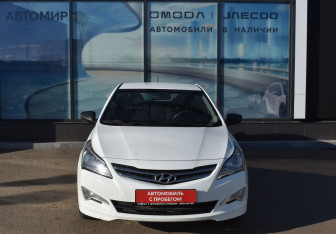 Подержанный автомобиль Hyundai Solaris Hatchback 2015 года (2 фото)