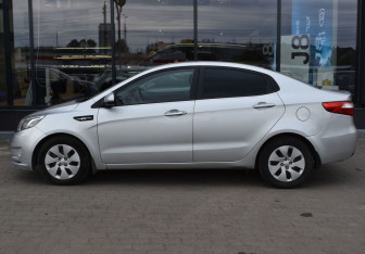 Подержанный автомобиль Kia Rio Sedan 2013 года (8 фото)