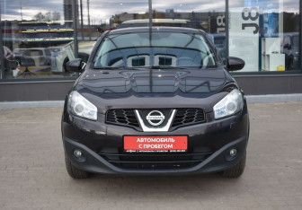 Подержанный автомобиль Nissan Qashqai 2011 года (2 фото)