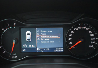 Подержанный автомобиль Ford Mondeo Sedan 2012 года (12 фото)