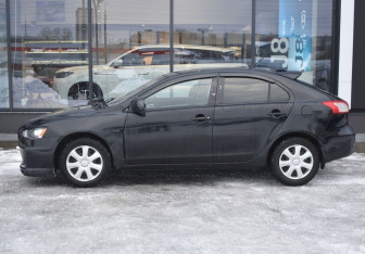 Подержанный автомобиль Mitsubishi Lancer Hatchback 2008 года (8 фото)