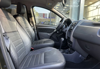 Подержанный автомобиль Renault Duster 2017 года (10 фото)