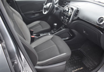 Подержанный автомобиль Renault Kaptur 2021 года (10 фото)