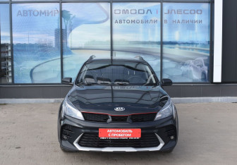 Подержанный автомобиль Kia Rio Hatchback 2021 года (2 фото)