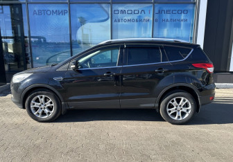 Подержанный автомобиль Ford Kuga 2013 года (8 фото)
