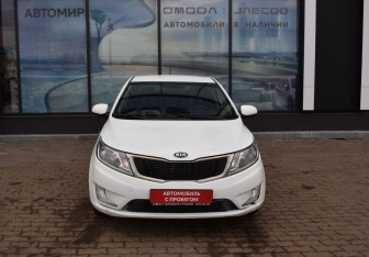 Подержанный автомобиль Kia Rio Hatchback 2014 года (2 фото)