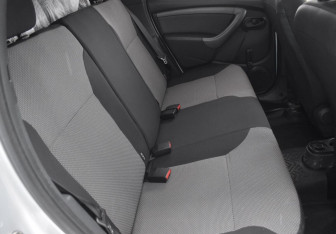 Подержанный автомобиль Renault Duster 2015 года (11 фото)