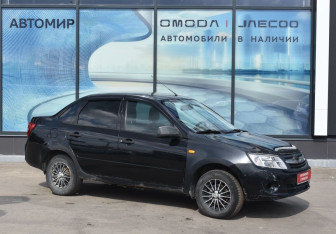 Подержанный автомобиль LADA (ВАЗ) Granta Sedan 2012 года (3 фото)