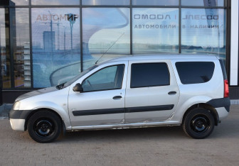 Подержанный автомобиль Dacia Logan Wagon 2007 года (8 фото)