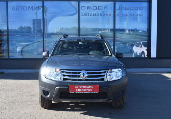 Подержанный автомобиль Renault Duster 2013 года (2 фото)