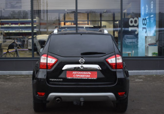 Подержанный автомобиль Nissan Terrano 2020 года (6 фото)