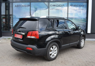 Подержанный автомобиль Kia Sorento 2011 года (5 фото)