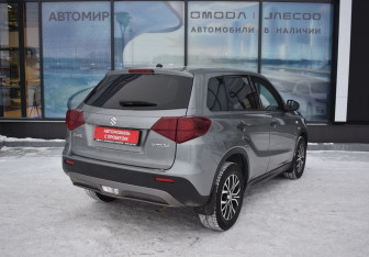 Подержанный автомобиль Suzuki Vitara 2021 года (5 фото)