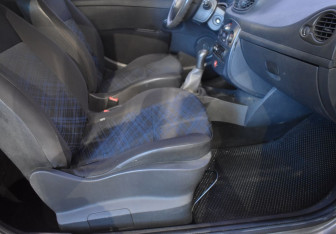 Подержанный автомобиль Renault Clio Hatchback 2008 года (10 фото)