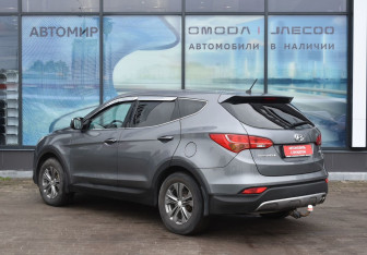 Подержанный автомобиль Hyundai Santa Fe 2013 года (7 фото)