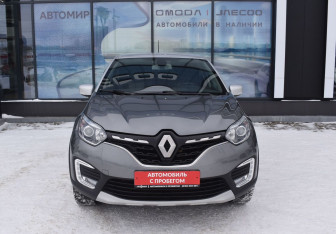 Подержанный автомобиль Renault Kaptur 2021 года (2 фото)