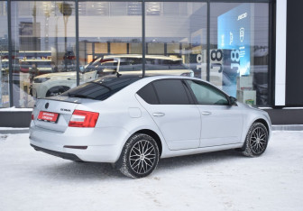 Подержанный автомобиль Skoda Octavia Liftback 2013 года (5 фото)