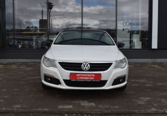 Подержанный автомобиль Volkswagen Passat CC 2011 года (2 фото)