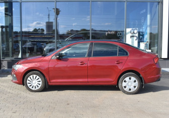 Подержанный автомобиль Skoda Rapid Liftback 2021 года (8 фото)