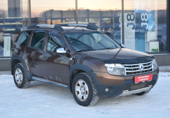 Подержанный автомобиль Renault Duster 2013 года (3 фото)