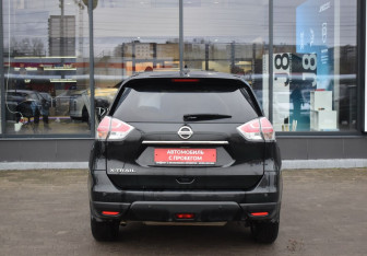 Подержанный автомобиль Nissan X-Trail 2017 года (6 фото)