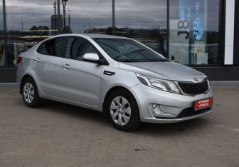 Подержанный автомобиль Kia Rio Sedan 2013 года (3 фото)