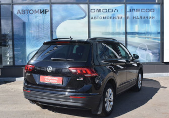 Подержанный автомобиль Volkswagen Tiguan 2017 года (5 фото)